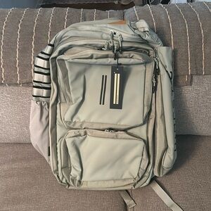 XL WARRIOR’S SLING BAT PACK (GUNNER GRAY) 
Used one season.